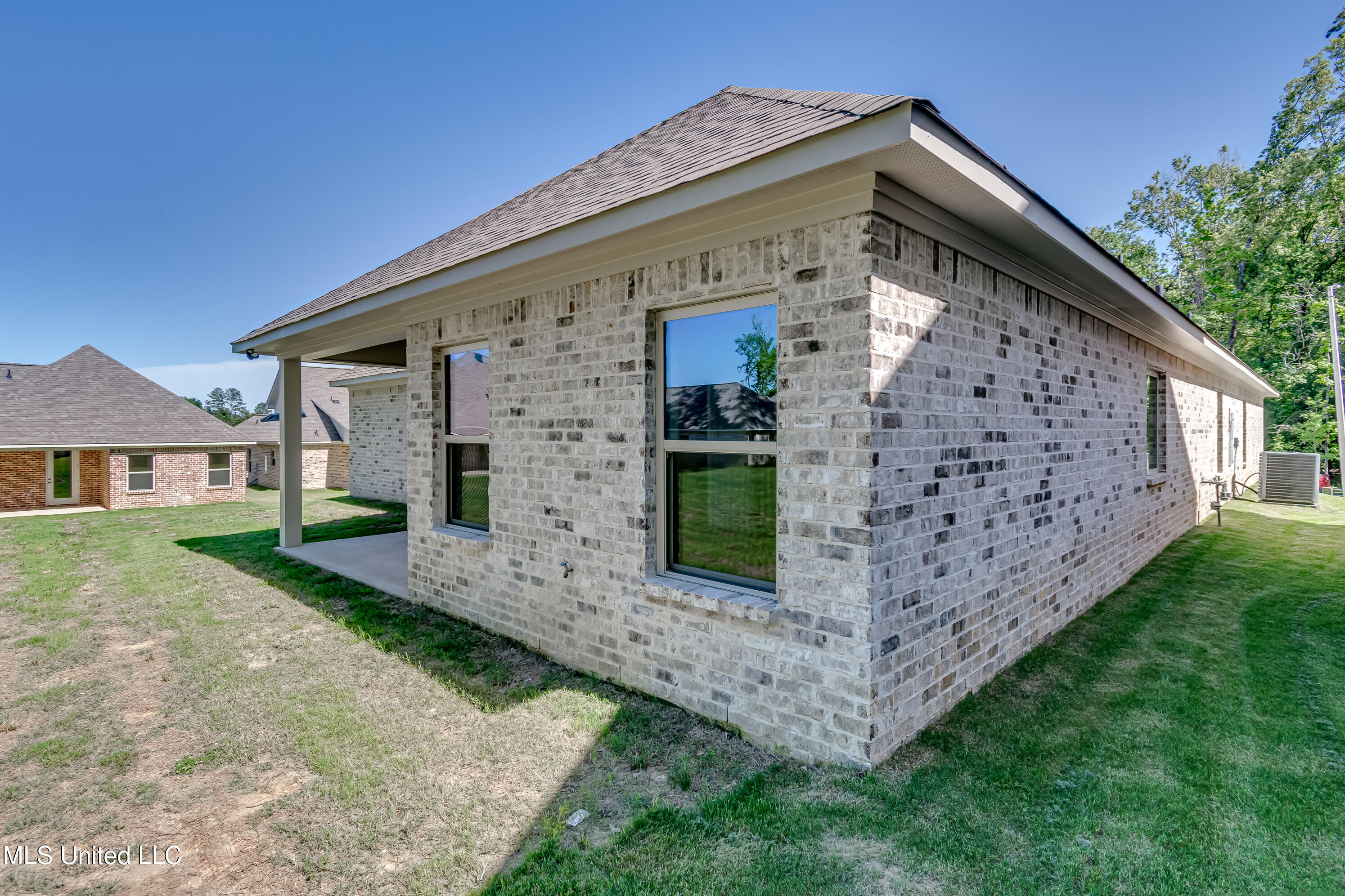 309 Celadon Way Brandon, MS 39042 - Photo 16 of 59 309 Celadon Way-9