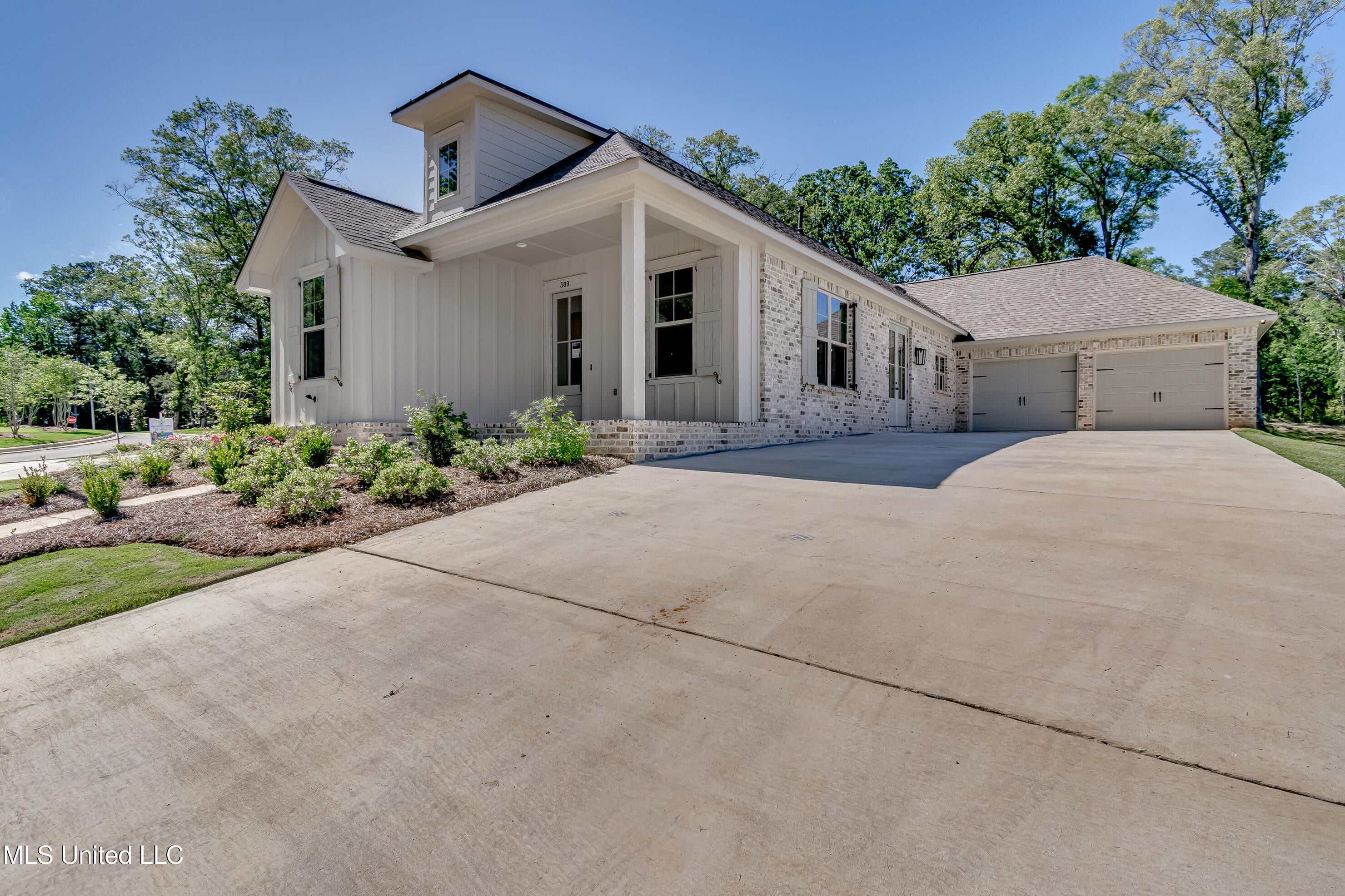 309 Celadon Way Brandon, MS 39042 - Photo 3 of 59 309 Celadon Way-3