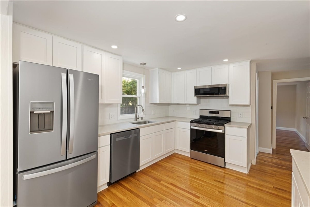 10 Fernglade Road Burlington, MA 01803 - Photo 11 of 37 Gallery Image 11