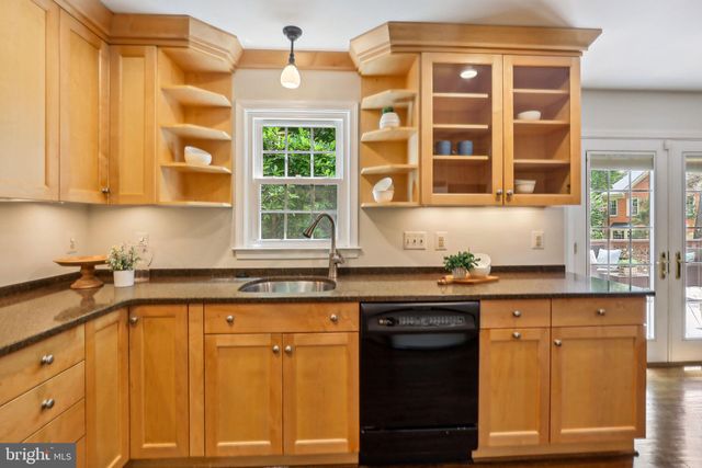 $1,065,000 | 1569 McLean Commons Court, McLean, VA 22101