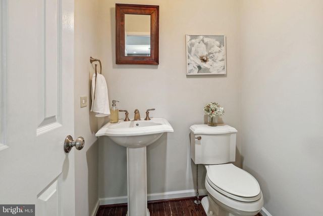 $1,065,000 | 1569 McLean Commons Court, McLean, VA 22101