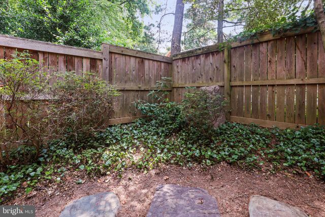 $1,065,000 | 1569 McLean Commons Court, McLean, VA 22101