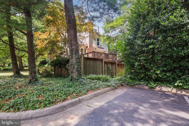 $1,065,000 | 1569 McLean Commons Court, McLean, VA 22101