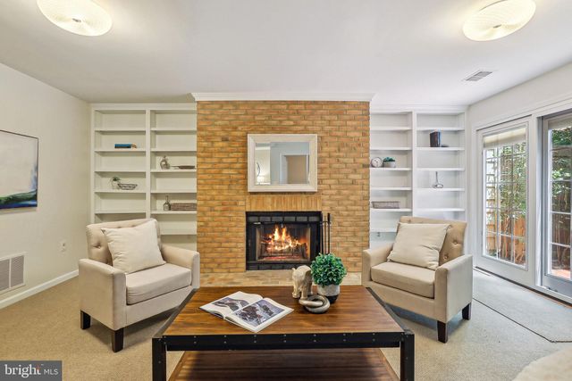 $1,065,000 | 1569 McLean Commons Court, McLean, VA 22101