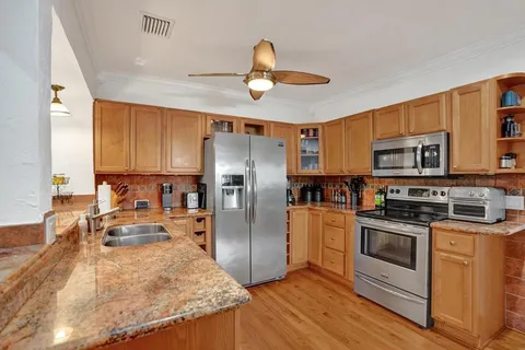 $1,395,000 | 408 Northeast 9th Avenue, Fort Lauderdale, FL 33301