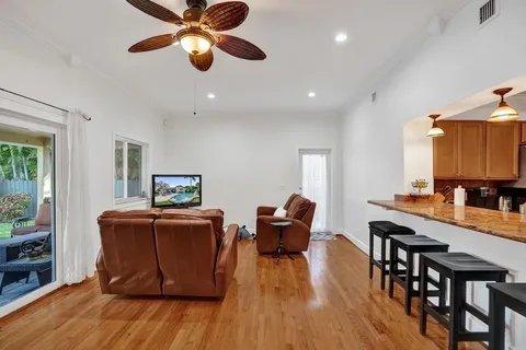 $1,395,000 | 408 Northeast 9th Avenue, Fort Lauderdale, FL 33301