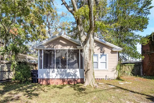a front view of house with yard