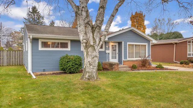 $249,900 | 633 South 27th Street, Sheboygan, WI 53081