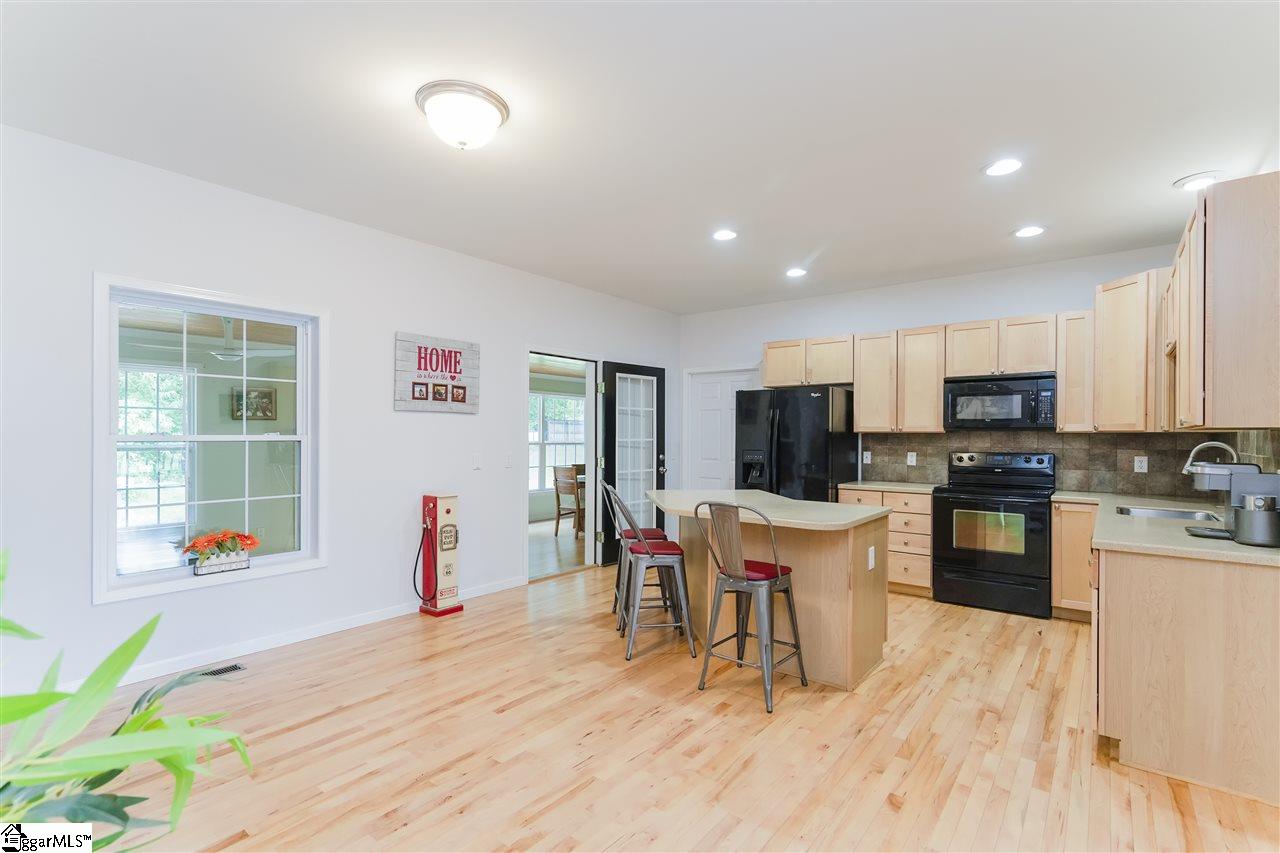 540 Waddell Road Woodruff, SC 29388 - Photo 14 of 36 Gallery Image 14