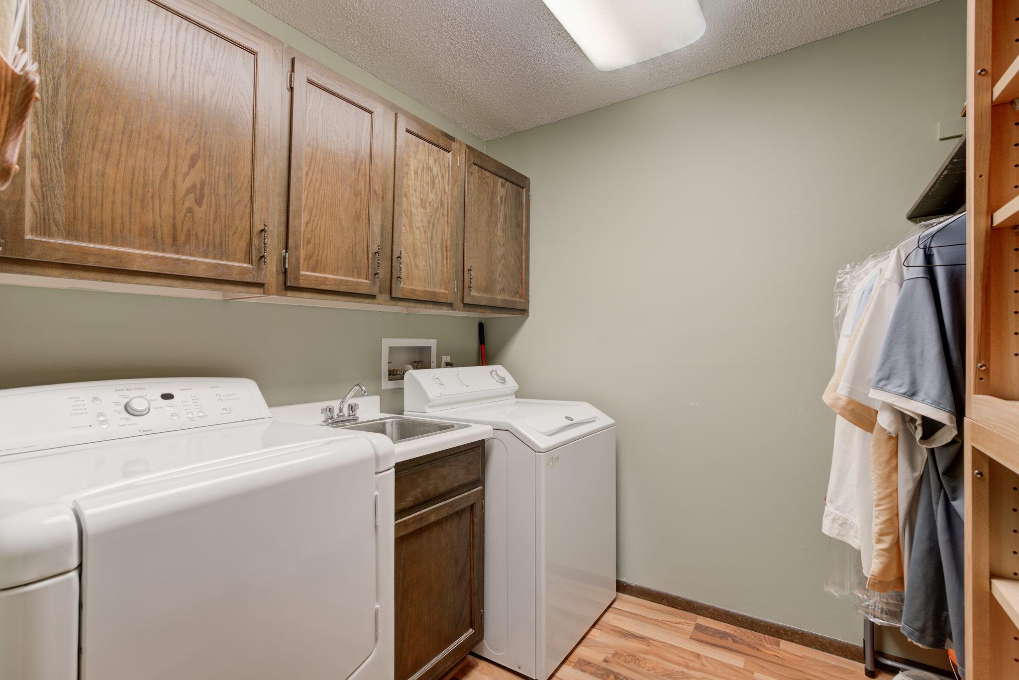 8549 Irwin Road, Unit 335 Bloomington, MN 55437 - Photo 9 of 25