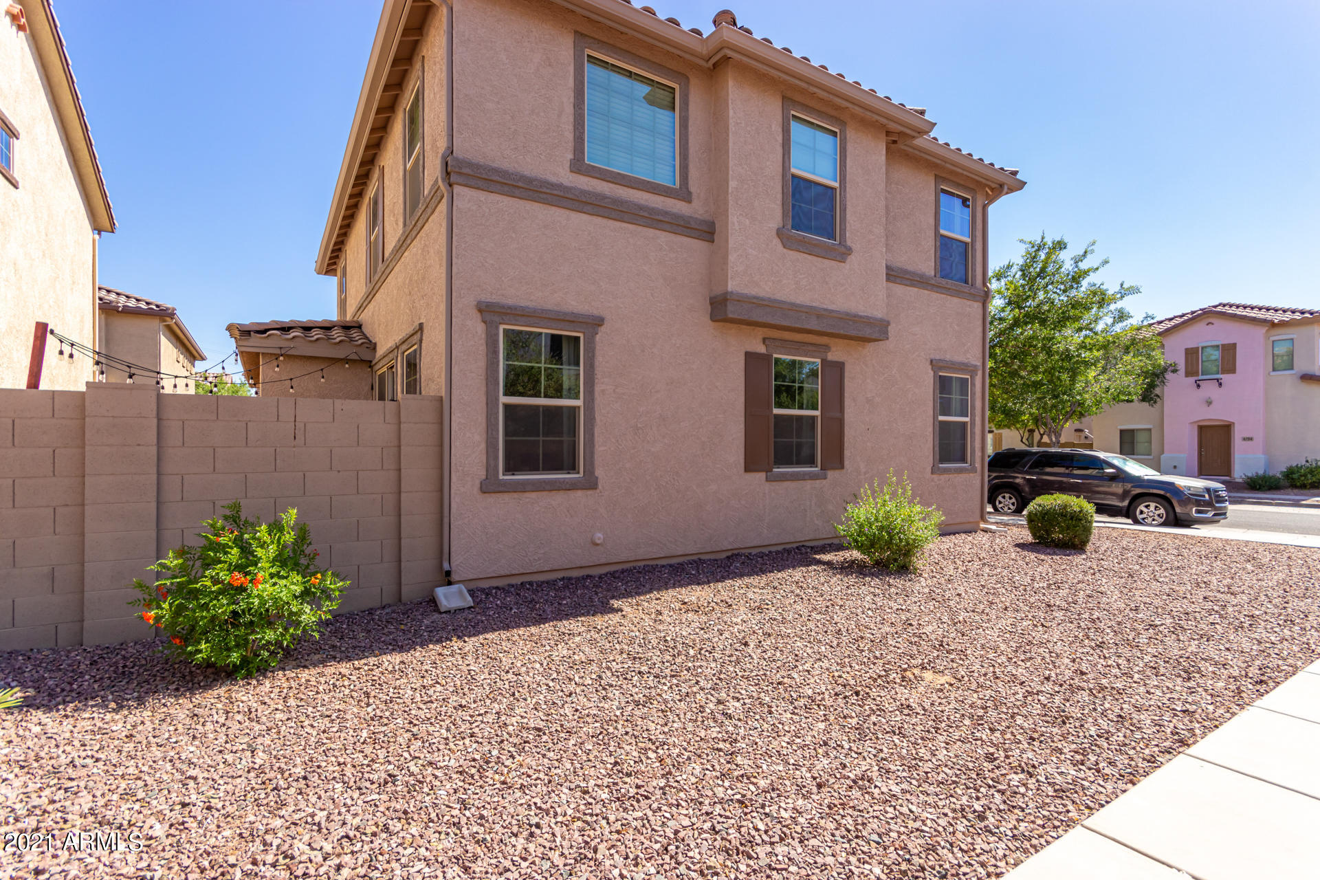 545 North Ranger Trail Gilbert, AZ 85234 - Photo 22 of 39 Side of House