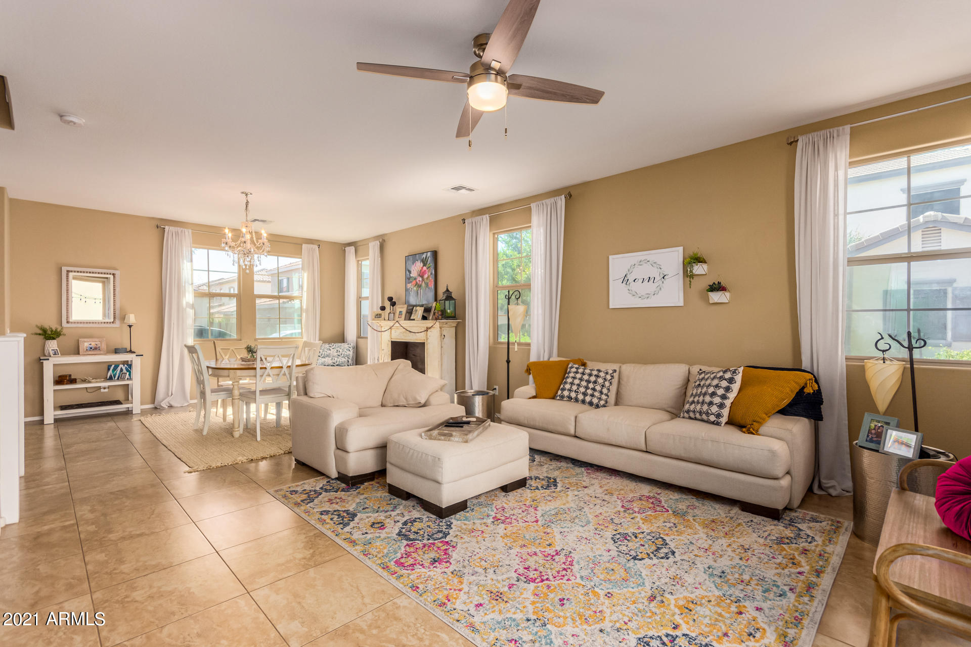 545 North Ranger Trail Gilbert, AZ 85234 - Photo 4 of 39 Great Room