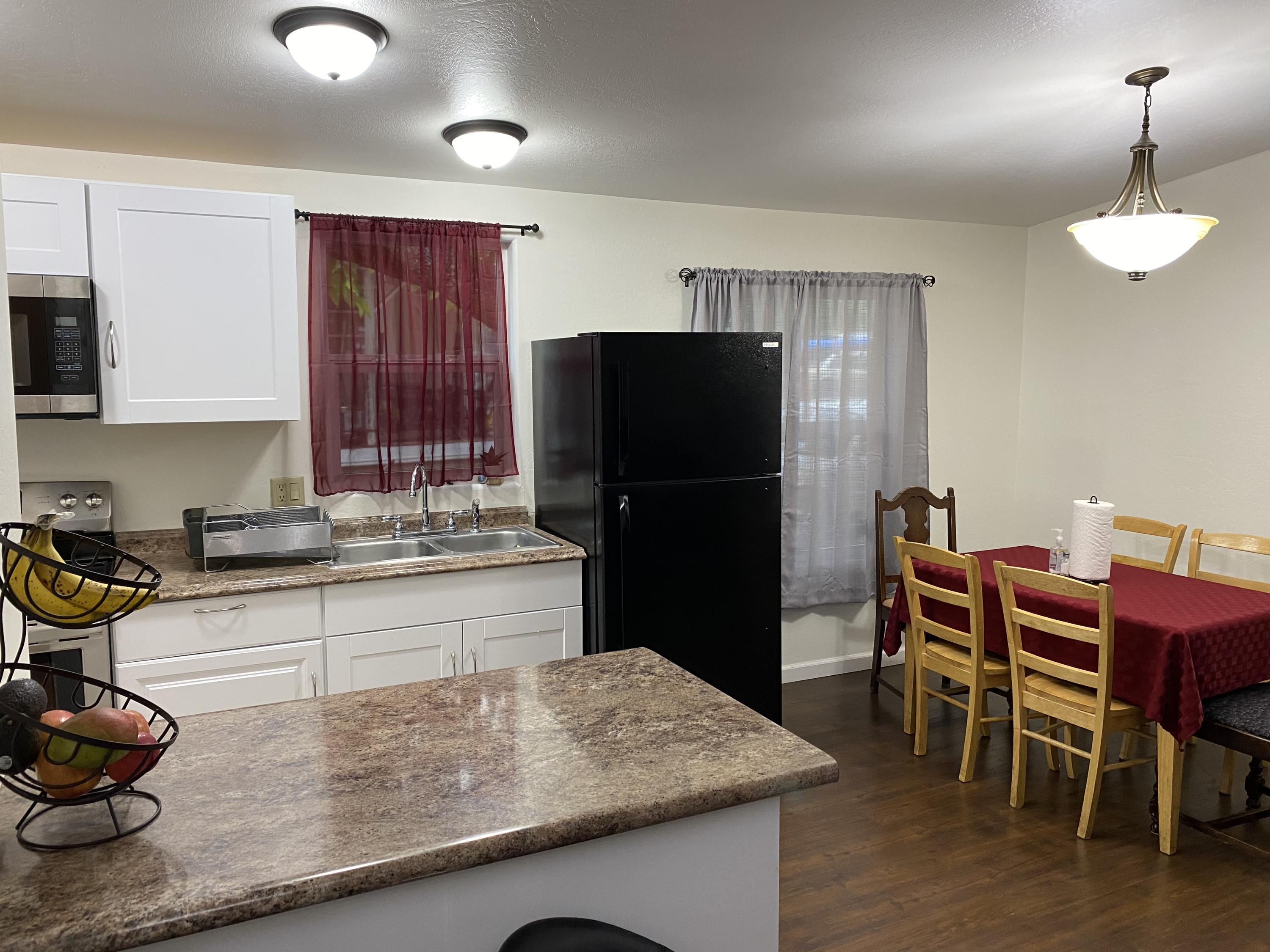939 South Valley Road, Unit 10 Ashland, OR 97520 - Photo 12 of 23 IMG_1414