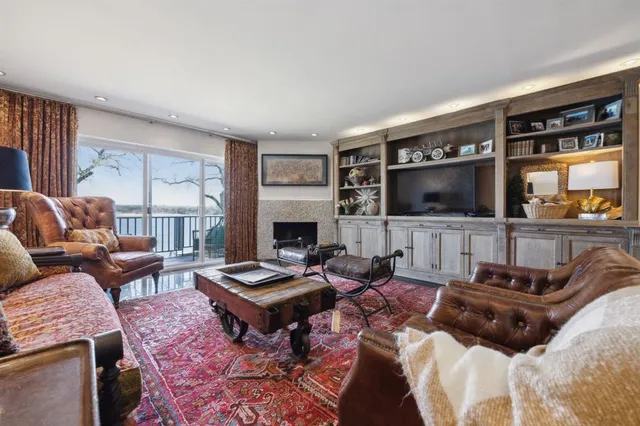 $375,000 | 388 Driftwood Court, Unit 3, Azle, TX 76020