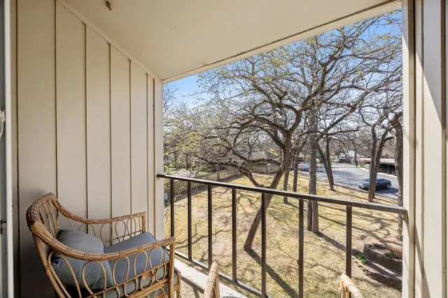 $375,000 | 388 Driftwood Court, Unit 3, Azle, TX 76020