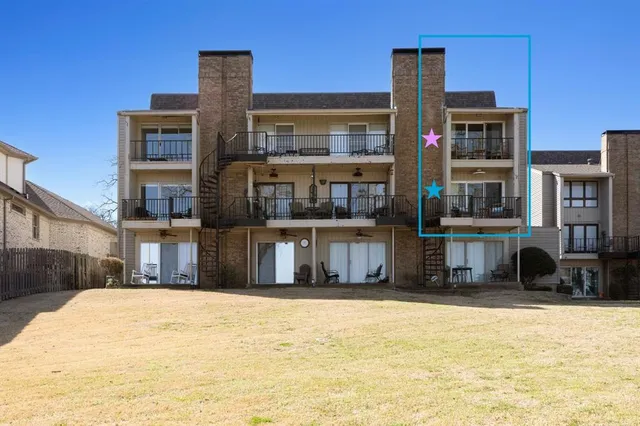 $375,000 | 388 Driftwood Court, Unit 3, Azle, TX 76020