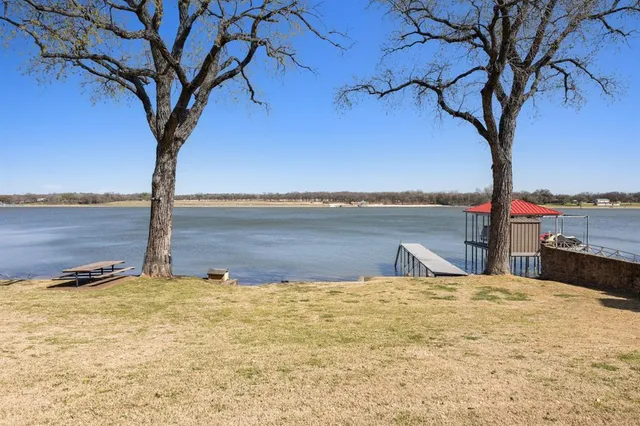 $375,000 | 388 Driftwood Court, Unit 3, Azle, TX 76020