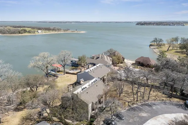 $375,000 | 388 Driftwood Court, Unit 3, Azle, TX 76020