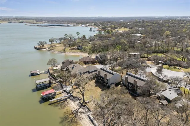 $375,000 | 388 Driftwood Court, Unit 3, Azle, TX 76020