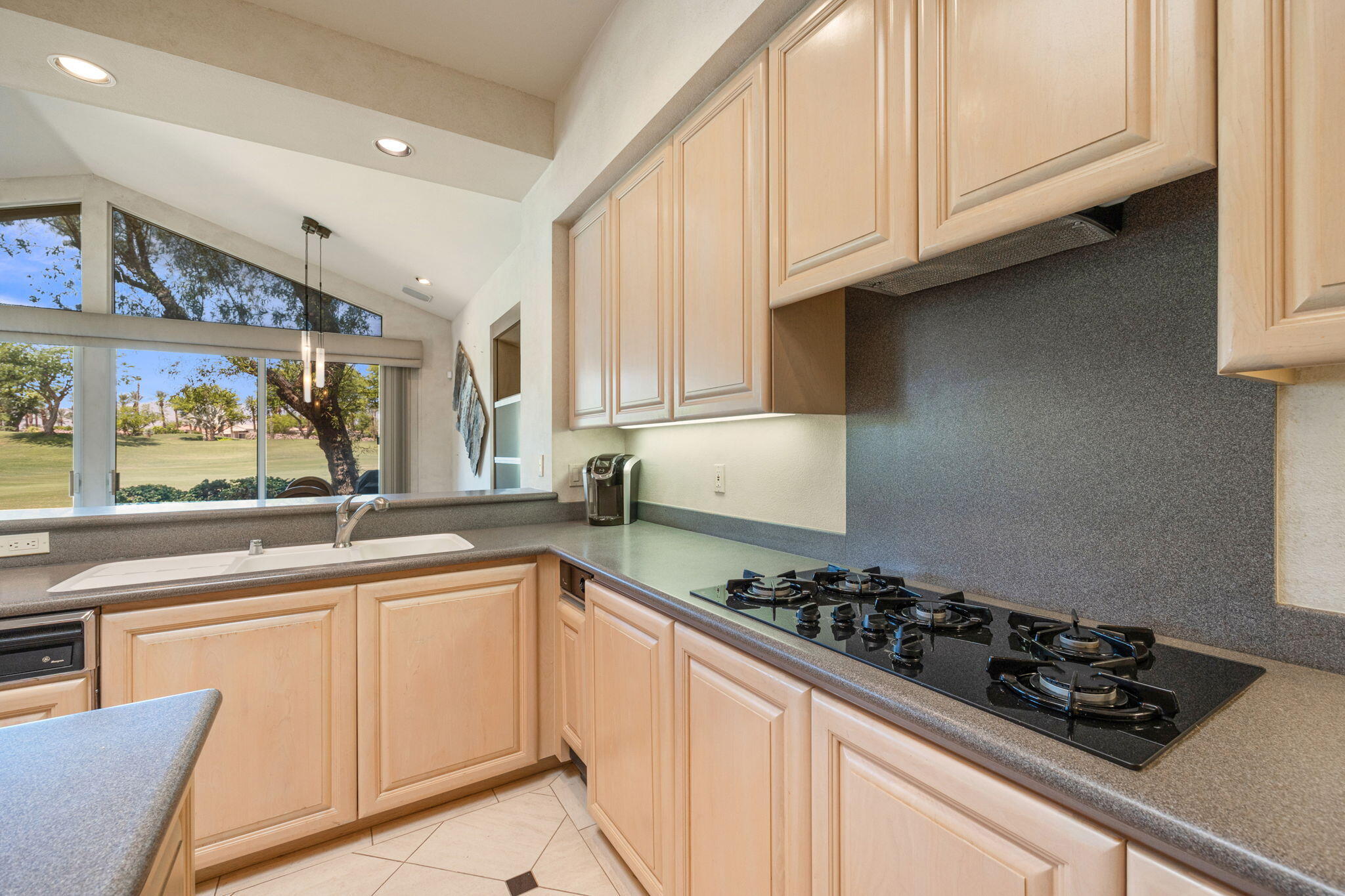 261 Eagle Dance Circle Palm Desert, CA 92211 - Photo 21 of 60 33-web-or-mls-8M4A0220