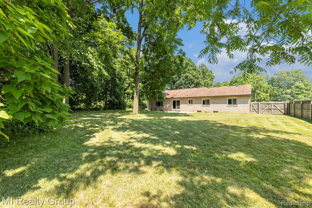 55979 Mound Road Utica, MI 48316 - Photo 27 of 31 Gallery Image 27