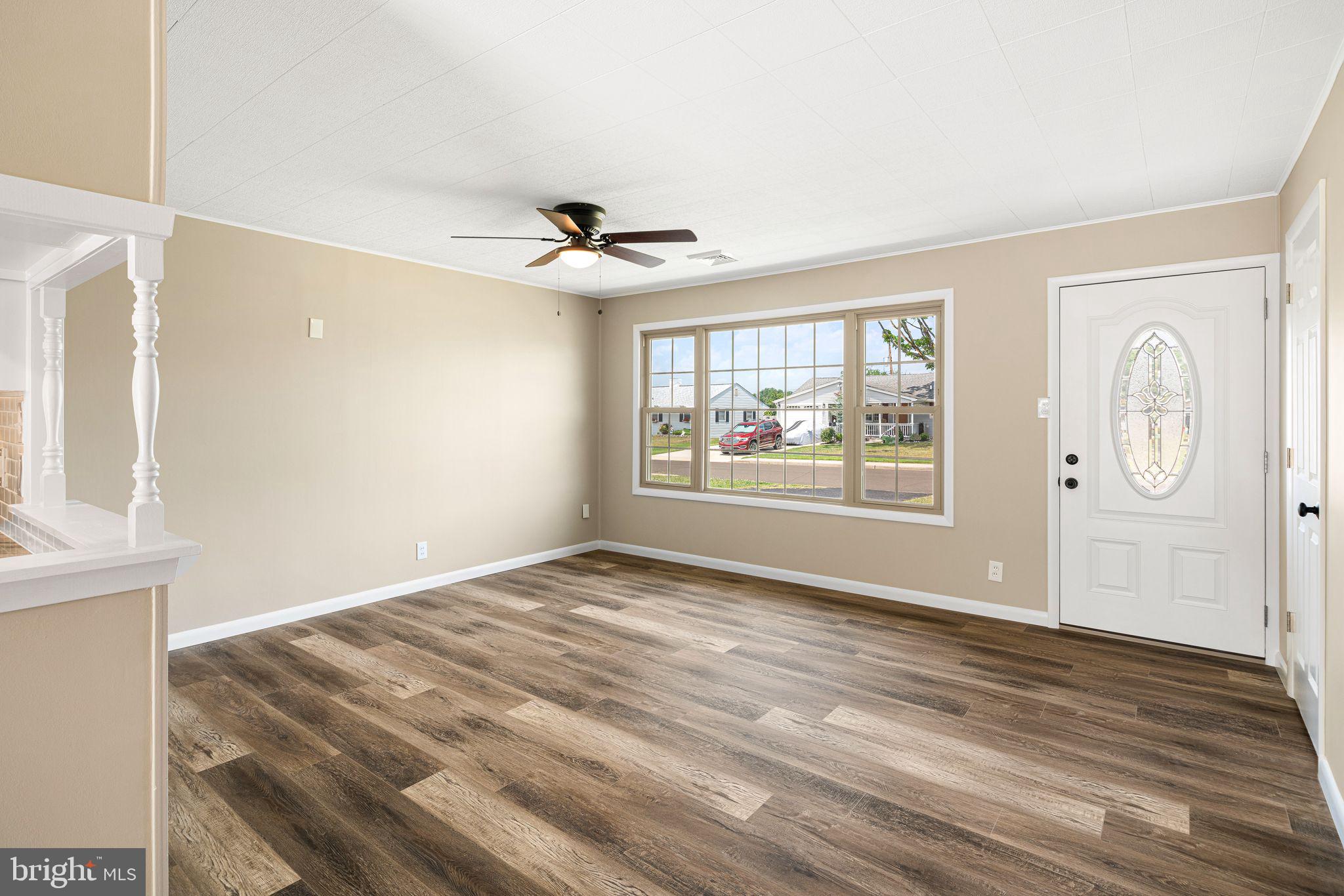 224 Suffolk Road Fairless Hills, PA 19030 - Photo 7 of 23 Living room