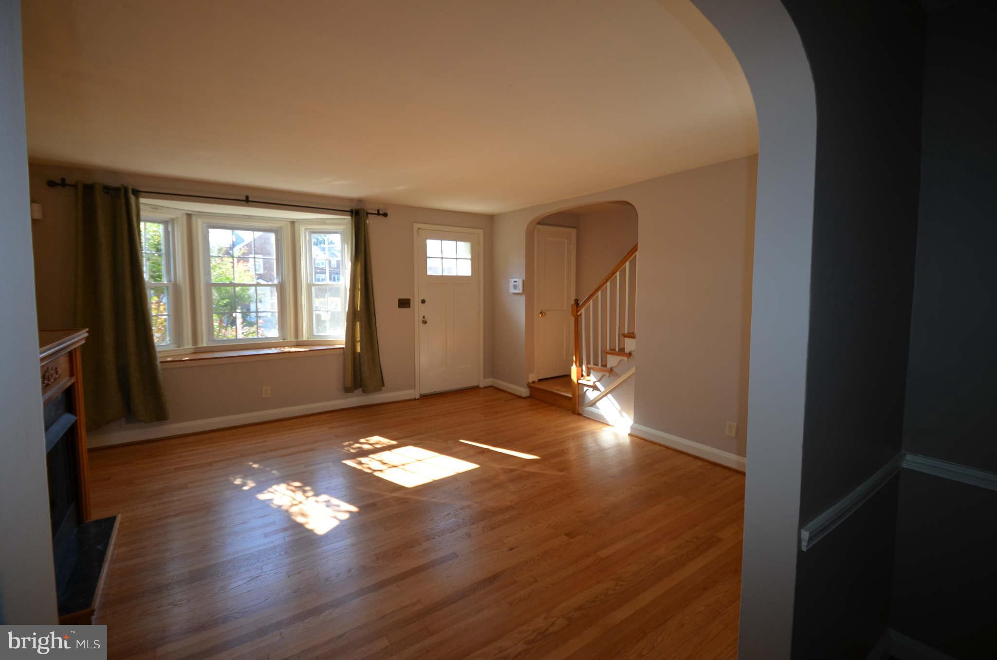 214 Brandon Road Baltimore, MD 21212 - Photo 3 of 21 Living Room with bow window