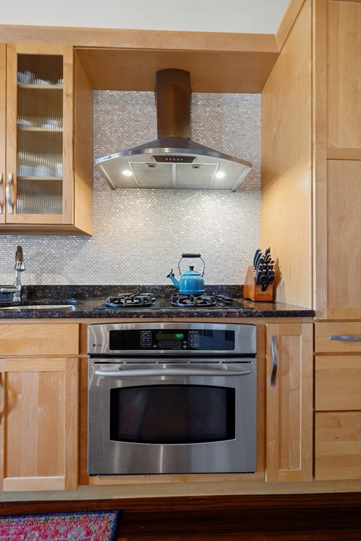 35 Channel Center Street, Unit 210 Boston, MA 02210 - Photo 12 of 32