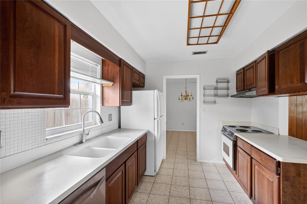 2833 Prince John Road Winter Park, FL 32792 - Photo 5 of 43