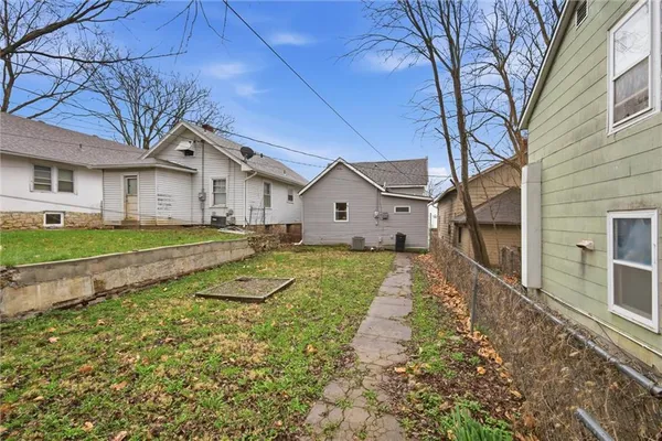 $140,000 | 526 Kiowa Street, Leavenworth, KS 66048