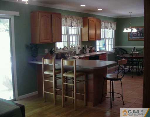 8 Carter Road East Brunswick, NJ 08816 - Photo 6 of 8 Gallery Image 6