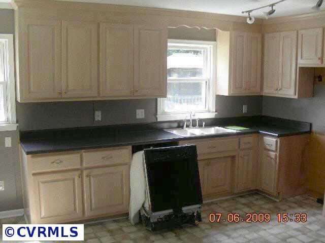 210 Valley Road Colonial Heights, VA 23834 - Photo 2 of 7 Gallery Image 2