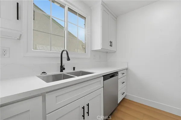 $949,999 | 2917 Del Amo Boulevard, Lakewood, CA 90712