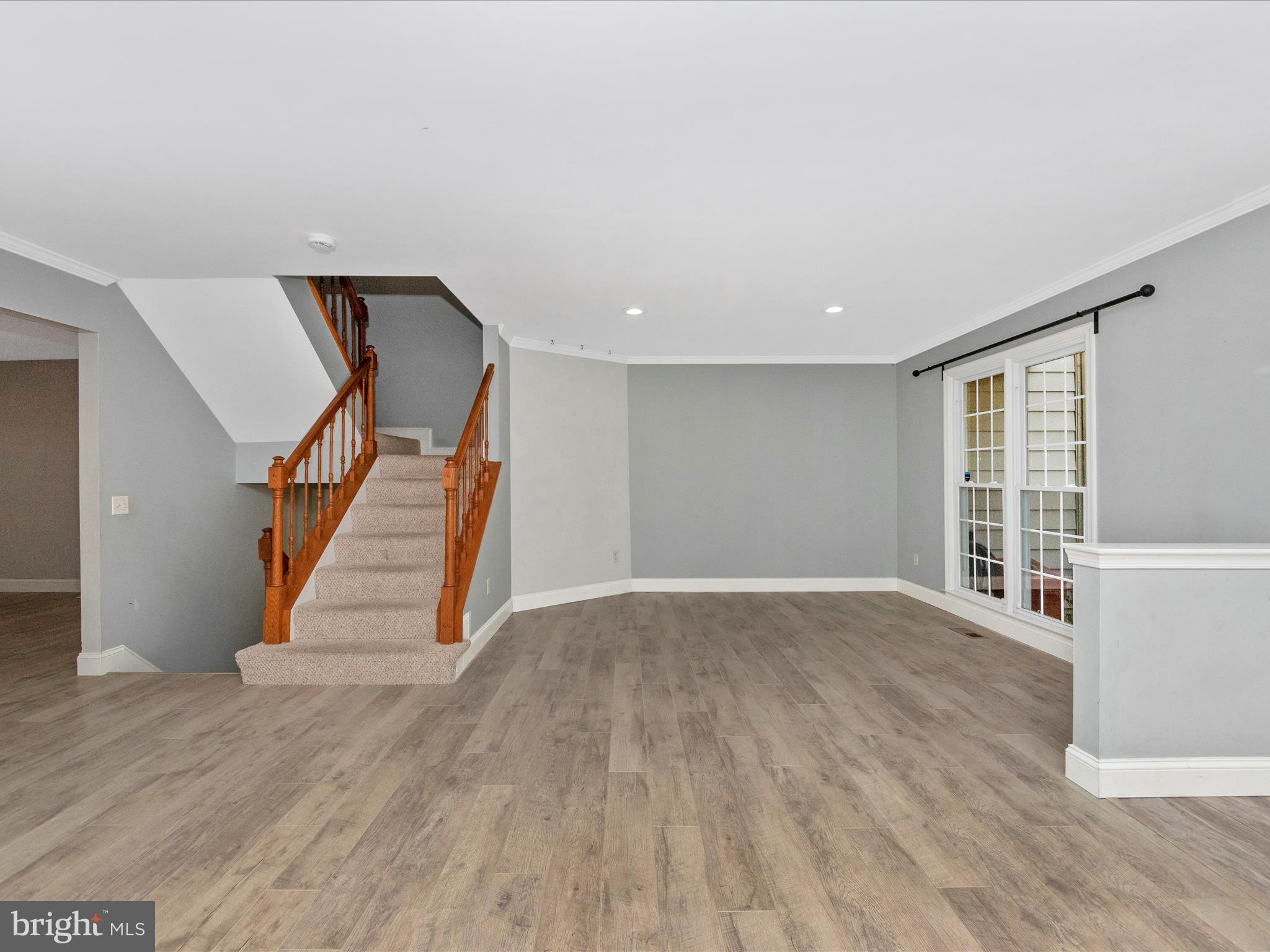 308 Crescendo Way Silver Spring, MD 20901 - Photo 11 of 57 Living Room