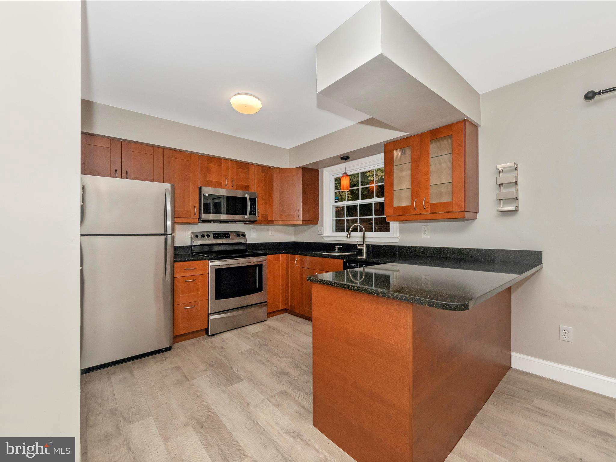 308 Crescendo Way Silver Spring, MD 20901 - Photo 16 of 57 Kitchen