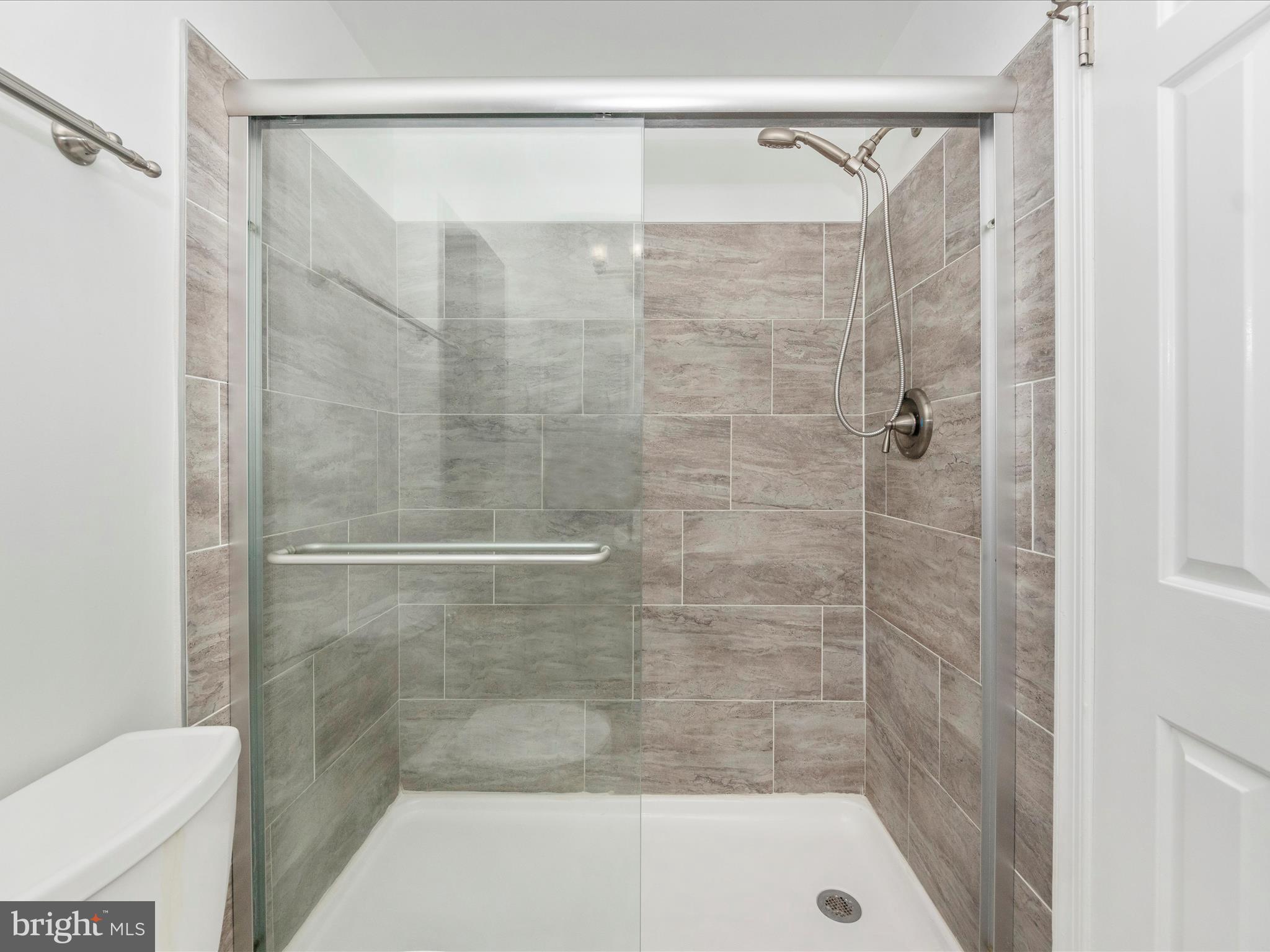 308 Crescendo Way Silver Spring, MD 20901 - Photo 28 of 57 Primary Bathroom