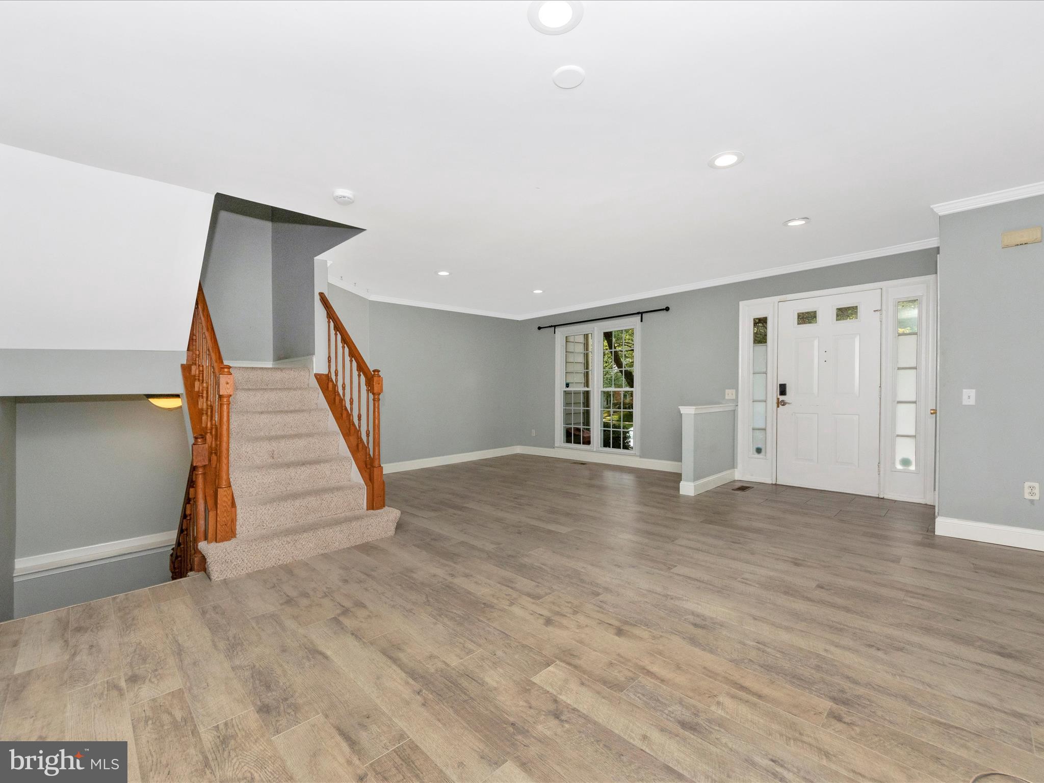 308 Crescendo Way Silver Spring, MD 20901 - Photo 3 of 57 Living Room