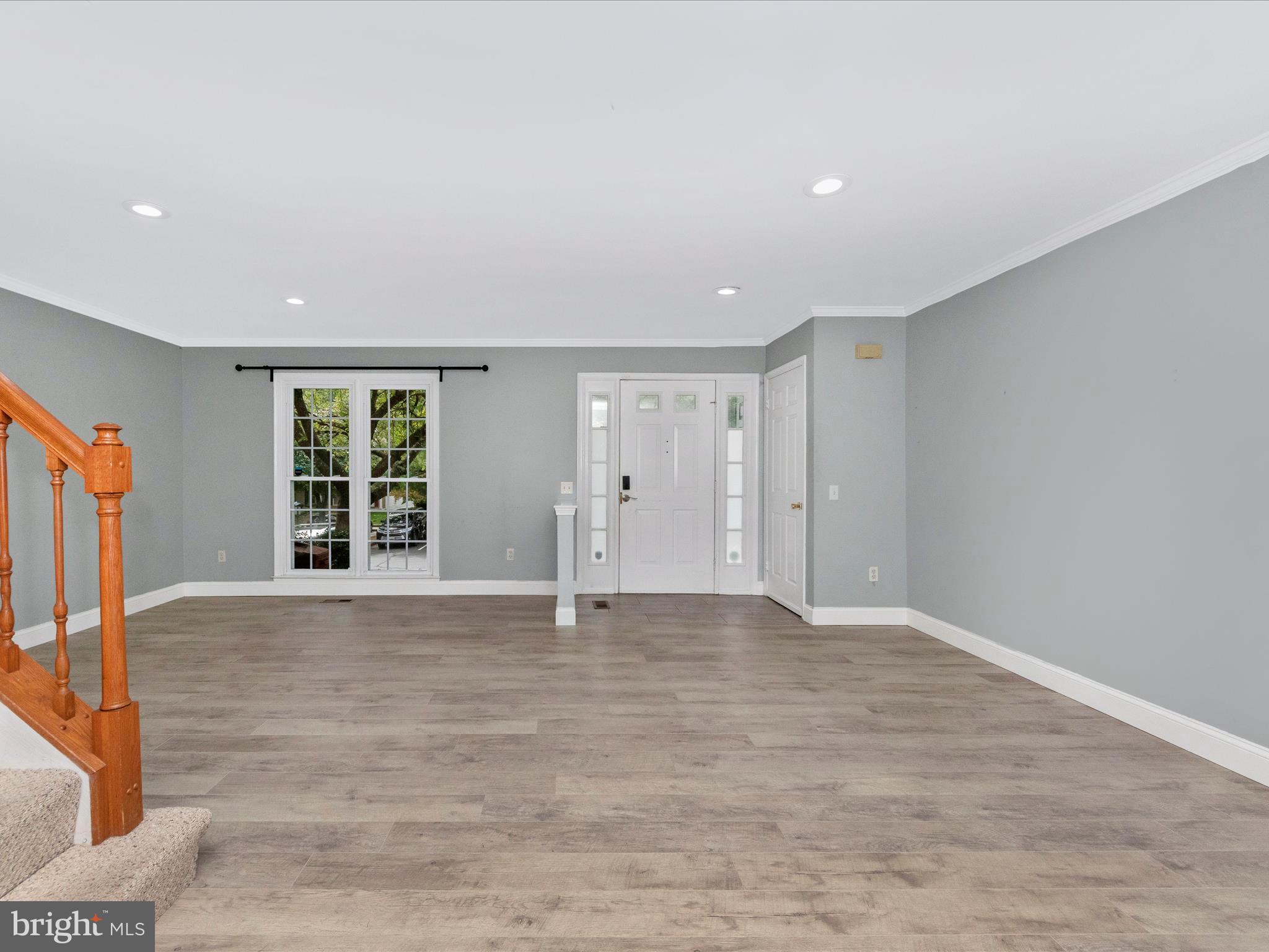 308 Crescendo Way Silver Spring, MD 20901 - Photo 4 of 57 Living Room