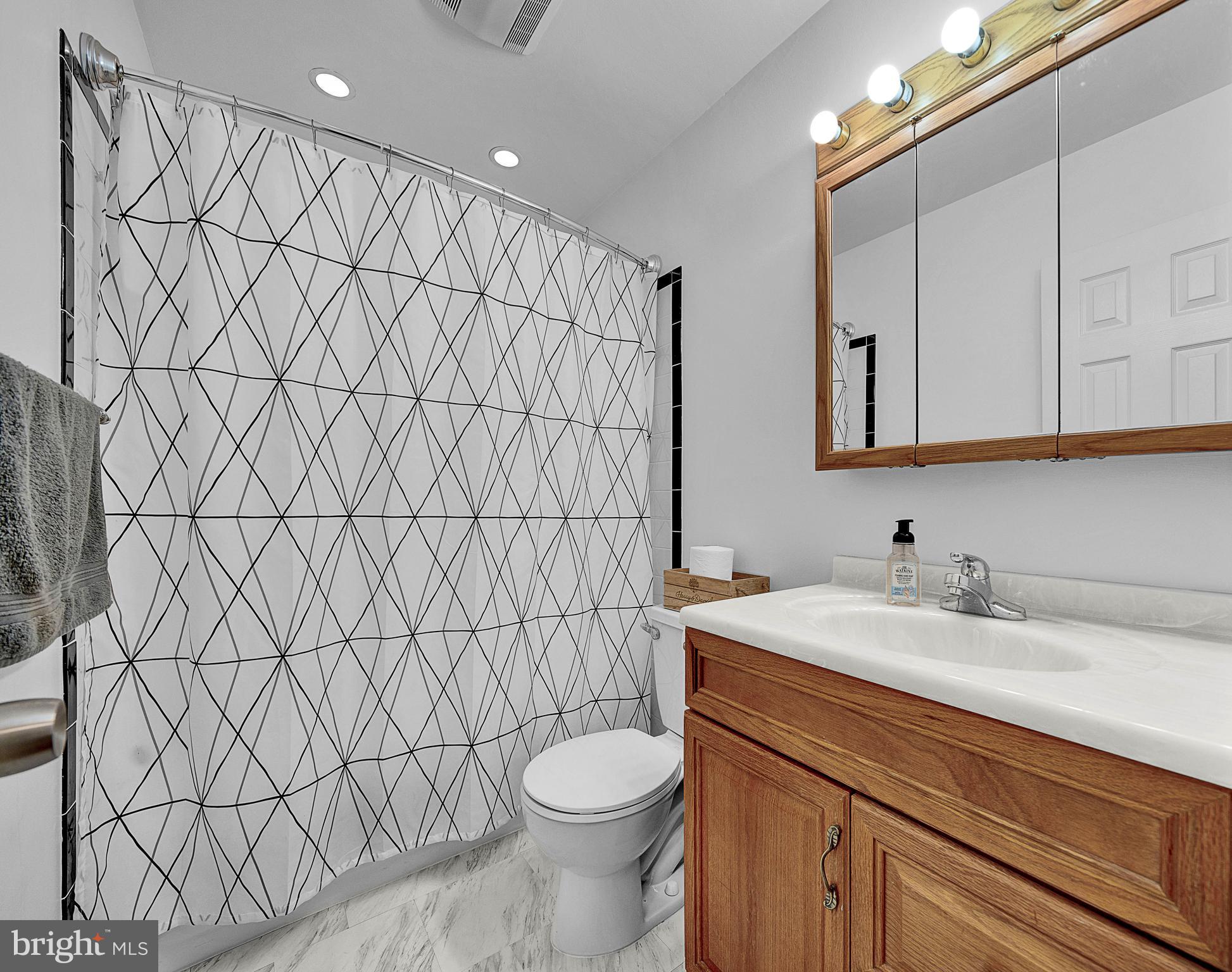 325 South Warminster Road, Unit D2 Hatboro, PA 19040 - Photo 17 of 34 Gallery Image 17
