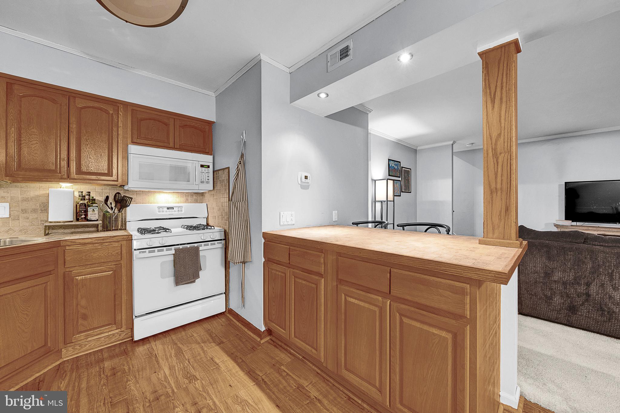 325 South Warminster Road, Unit D2 Hatboro, PA 19040 - Photo 8 of 34 Gallery Image 8