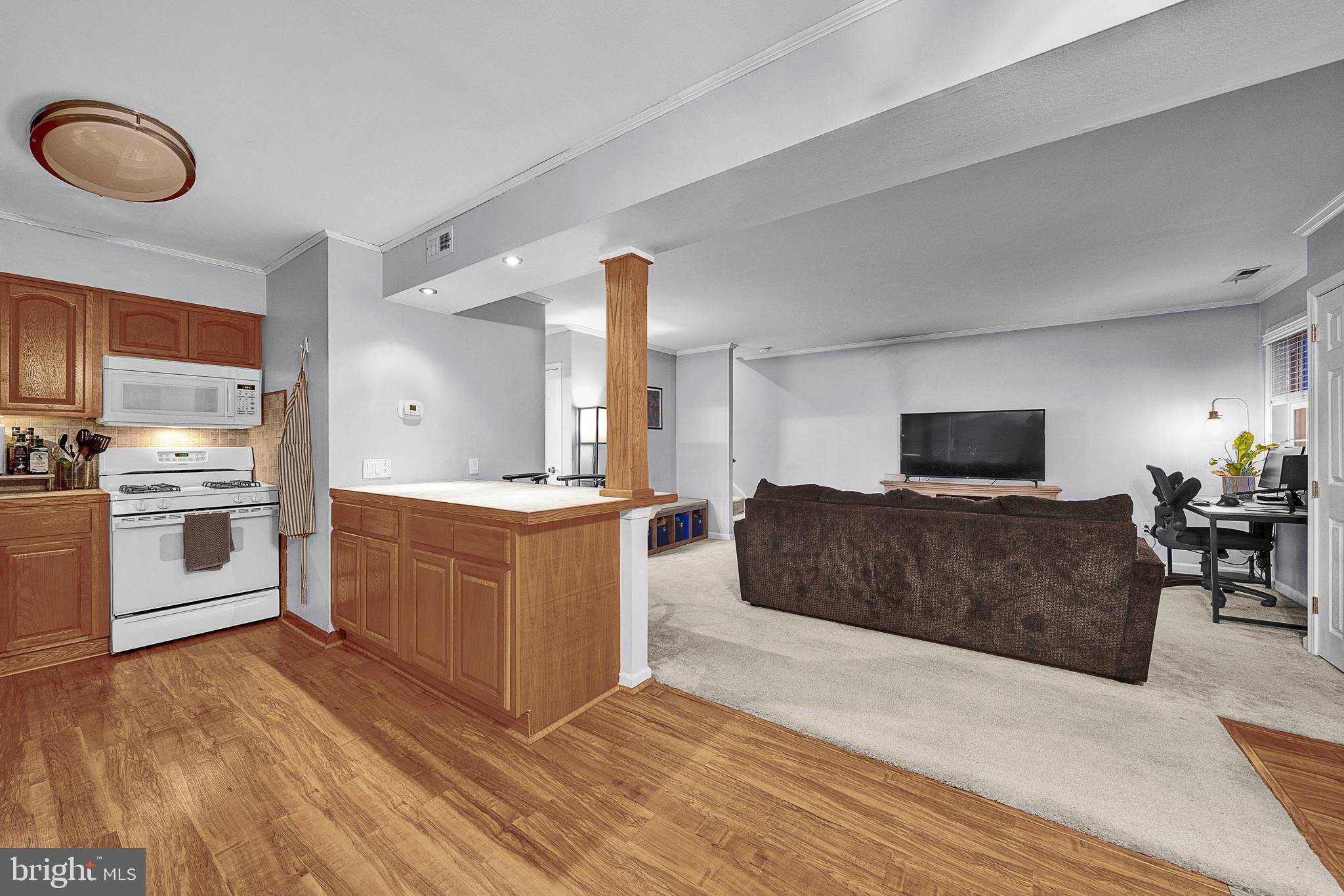 325 South Warminster Road, Unit D2 Hatboro, PA 19040 - Photo 9 of 34 Gallery Image 9