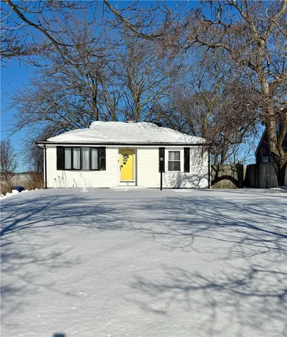 $389,900 | 88 Pawtucket Avenue, East Providence, RI 02916