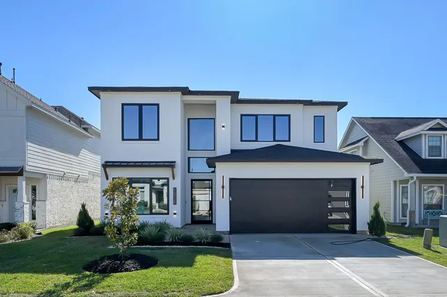 $819,900 | 10729 South Lake Mist Lane, Willis, TX 77318