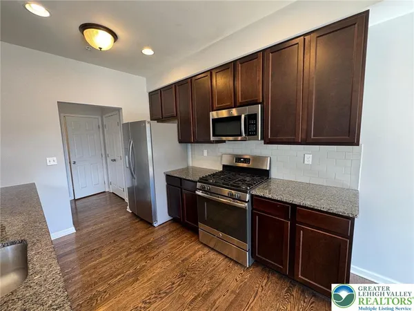 $2,700 | 1477 Tarpan Lane, Allentown, PA 18104