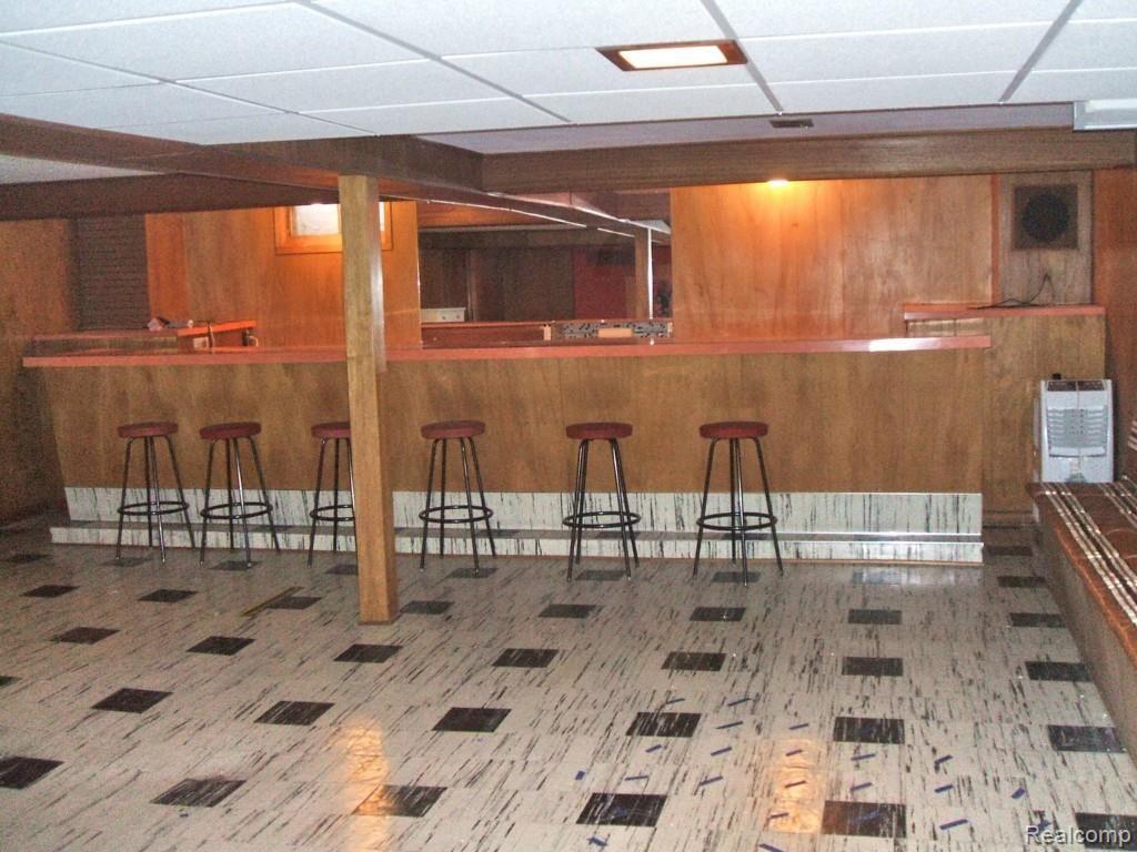 7135 Bingham Road Bloomfield Hills, MI 48301 - Photo 15 of 26 Lower Level Bar