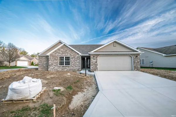 $349,900 | 2805 West Preserve Lane, Muncie, IN 47304