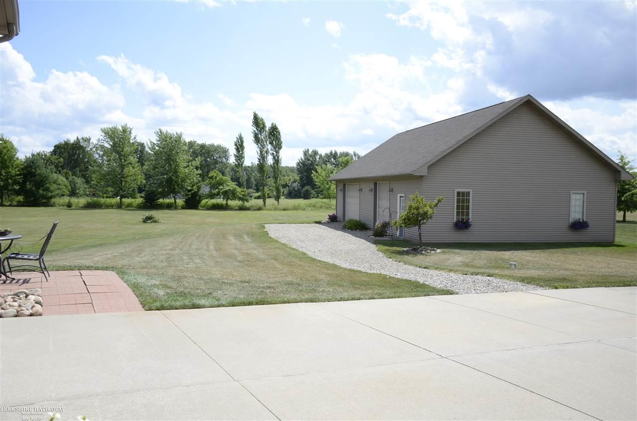 6364 Fox Ridge Almont, MI 48003 - Photo 8 of 38