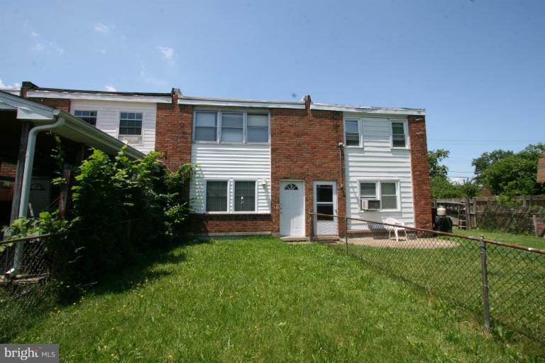 Exterior (Rear)