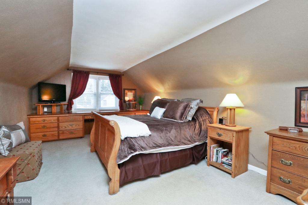 1131 Dodd Road Mendota Heights, MN 55118 - Photo 16 of 31 Gallery Image 16