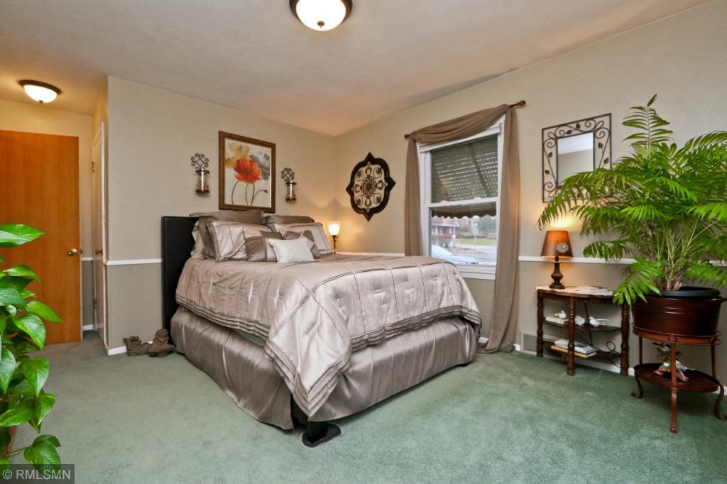 1131 Dodd Road Mendota Heights, MN 55118 - Photo 10 of 31 Gallery Image 10